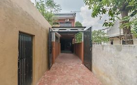 Reddoorz Syariah Near Siloam Hospitals Bulak Kapal
